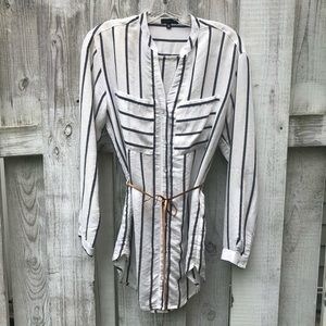 Dynamite white and dark gray long sleeve top